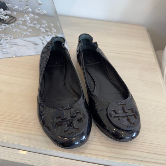 Tory Burch Shoes - Tory Burch Reva Black Patent Leather Ballet Flats Logo Size 7